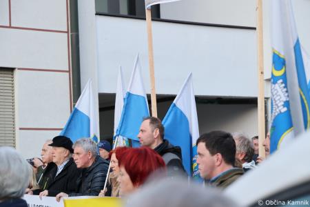 Javno pismo ministrici za zdravje in miren shod v podporo zoper ukinitvi Nujne medicinske pomoči Kamnik (47)